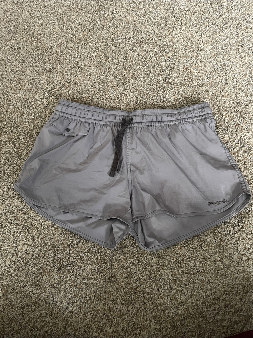 Patagonia Women's Light Gray Athletic Shorts size S